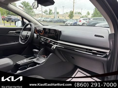 New 2026 Kia Sportage LX w/ LX Convenience Package AWD/4WD image 12