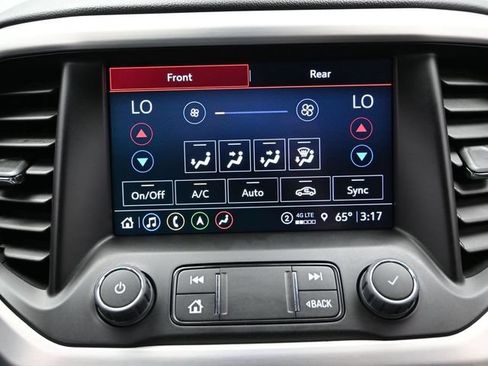 Used 2023 GMC Acadia SLT AWD/4WD image 44
