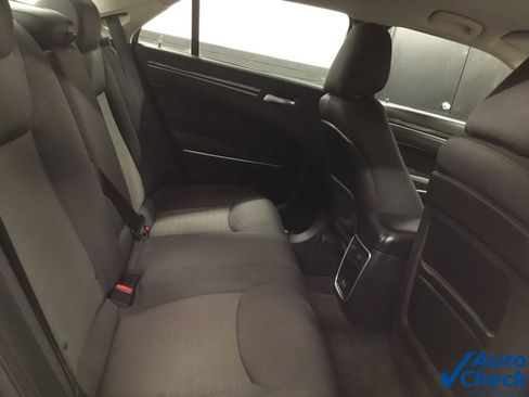 Used 2018 Chrysler 300 Touring w/ Sport Appearance Package image 31