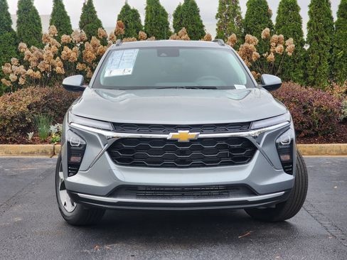 New 2026 Chevrolet Trax LT w/ Driver Confidence Package image 5