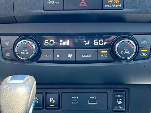 Used 2023 Nissan Frontier PRO-4X w/ Pro-4X Premium Package image 31