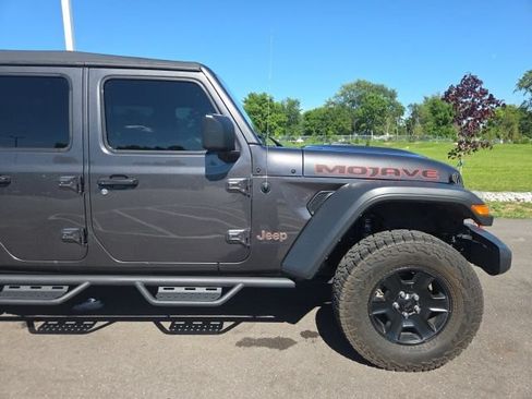 Used 2021 Jeep Gladiator Mojave AWD/4WD image 4
