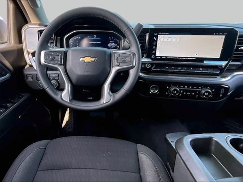 Used 2023 Chevrolet Silverado 1500 LT AWD/4WD image 6