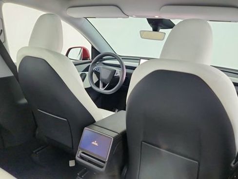 Used 2026 Tesla Model Y AWD image 26