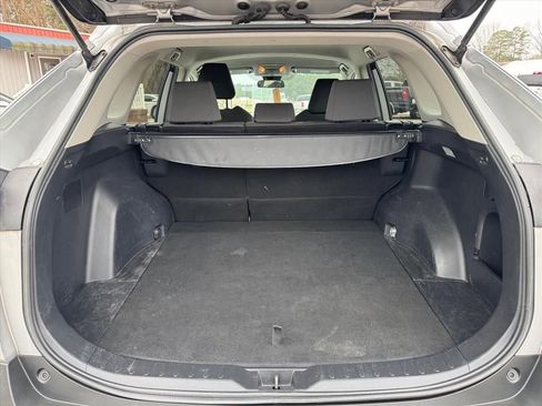 Used 2021 Toyota RAV4 XLE image 10