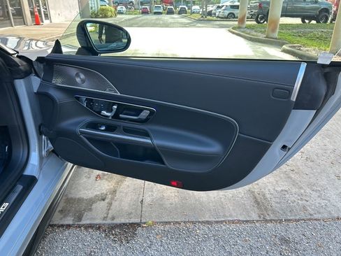 Used 2022 Mercedes-Benz SL 63 AMG 4MATIC image 36