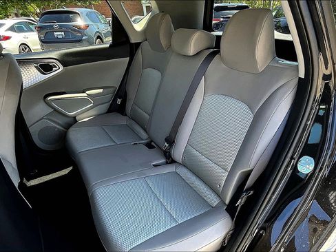 Used 2025 Kia Soul LX FWD image 26