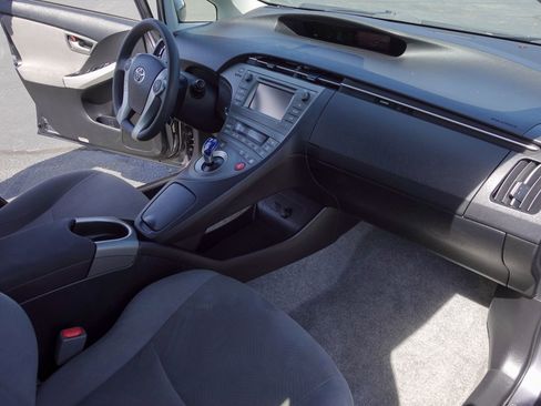 Used 2015 Toyota Prius Two FWD image 11