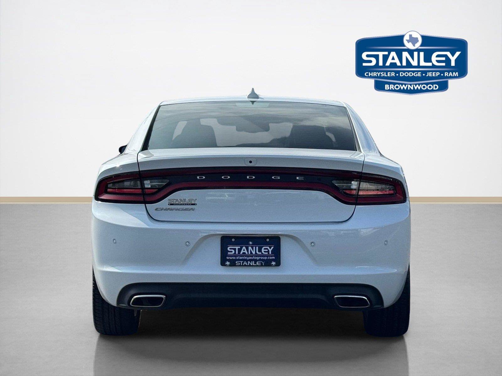 Used 2022 Dodge Charger SXT w/ Plus Group RWD image 7