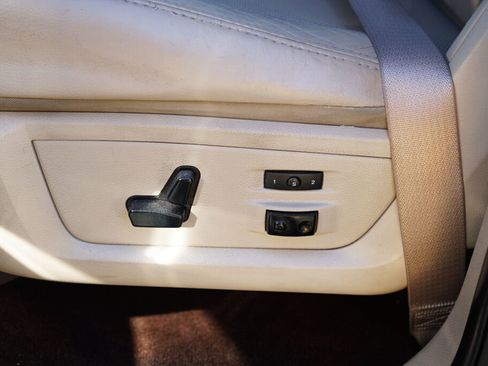 Used 2014 RAM 2500 Laramie w/ Protection Group image 13