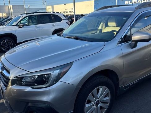 Used 2018 Subaru Outback 2.5i Premium AWD/4WD image 1