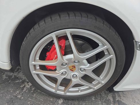 Used 2009 Porsche 911 Carrera 4S AWD/4WD image 2