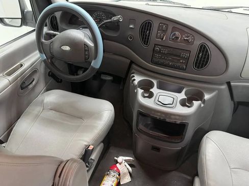 Used 2003 Ford E-350 and Econoline 350 XL RWD image 20