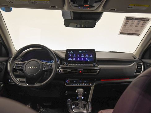 Used 2022 Kia Seltos SX w/ Sunroof Package image 28