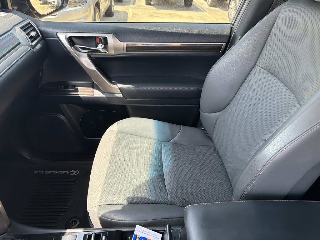 Used 2021 Lexus GX 460 Premium w/ Premium Package AWD/4WD image 18