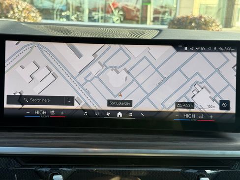 Used 2025 BMW X5 sDrive40i w/ Premium Package image 23