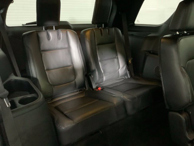 Used 2017 Ford Explorer XLT w/ Equipment Group 202A AWD/4WD image 33
