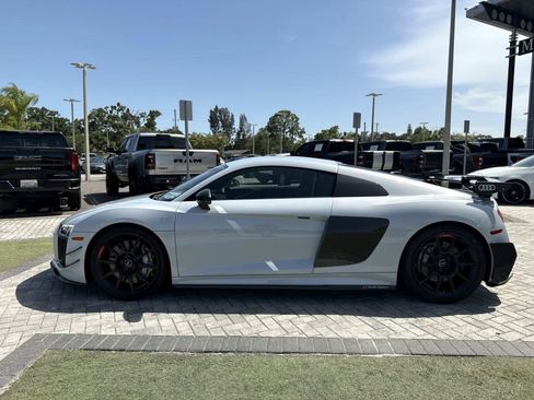 Used 2018 Audi R8 V10 plus AWD/4WD image 3