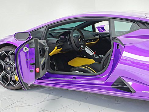 Used 2024 Lamborghini Huracan Tecnica RWD image 6