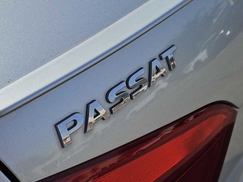 Used 2013 Volkswagen Passat TDI SEL Premium image 12