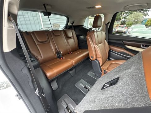 Used 2019 Subaru Ascent Touring w/ Popular Package #3 AWD/4WD image 18