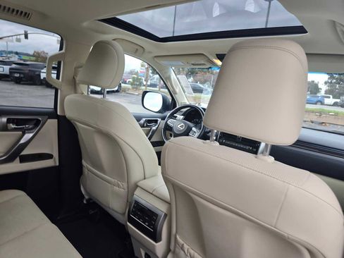 Used 2023 Lexus GX 460 Premium image 15