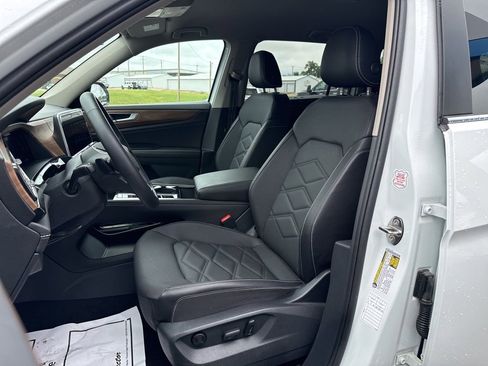 Used 2025 Volkswagen Atlas SE FWD image 12