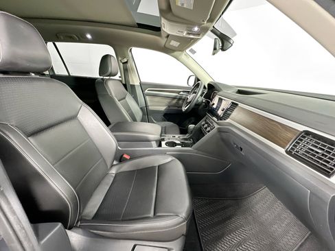 Used 2023 Volkswagen Atlas SE image 29