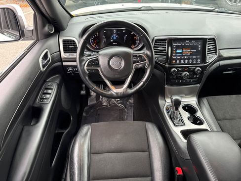 Used 2022 Jeep Grand Cherokee Laredo X image 16