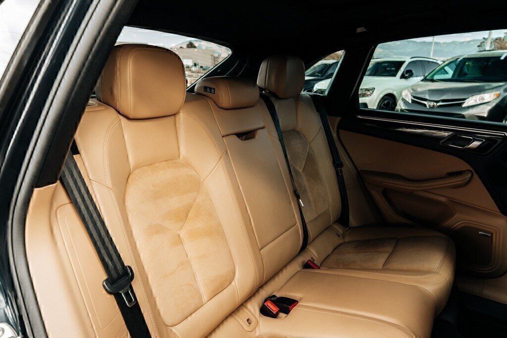 Used 2020 Porsche Macan AWD/4WD image 49