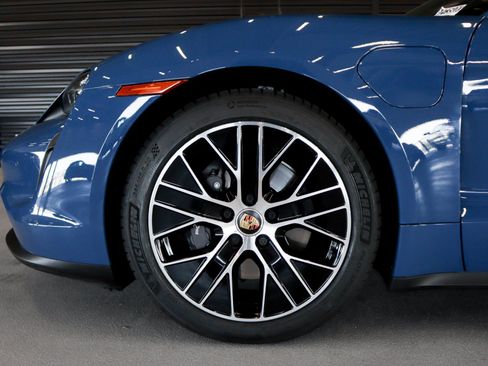 Used 2023 Porsche Taycan RWD image 12
