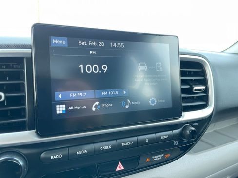 Used 2025 Hyundai Venue SEL image 20