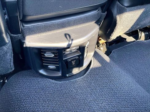 Used 2024 RAM 2500 Laramie image 24