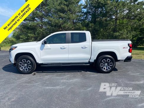 Used 2023 Chevrolet Colorado Z71 w/ Z71 Convenience Package 2 AWD/4WD image 3