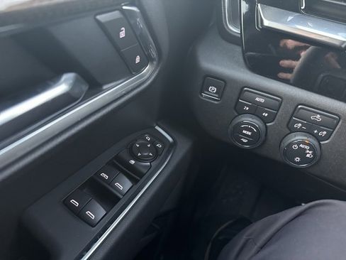 New 2025 Chevrolet Silverado 1500 LT image 9