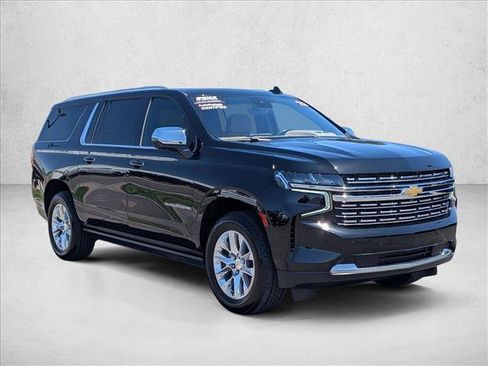 Used 2023 Chevrolet Suburban Premier AWD/4WD image 3