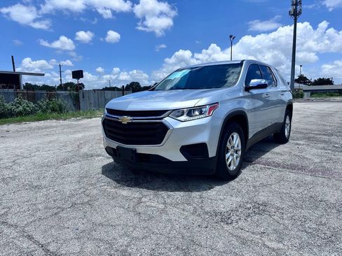 Used 2019 Chevrolet Traverse LS FWD image 3