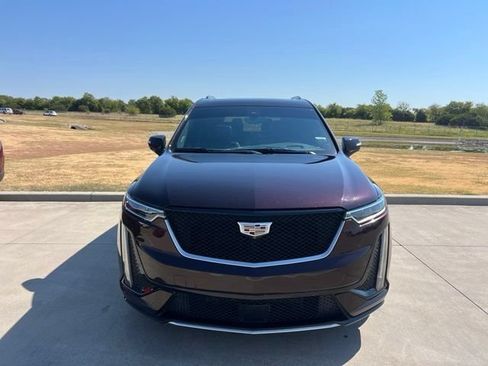 Used 2021 Cadillac XT6 Sport w/ Platinum Package AWD/4WD image 2