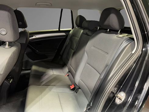 Used 2016 Volkswagen Golf S image 10