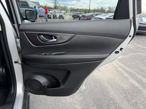 Used 2020 Nissan Rogue SV AWD/4WD image 19