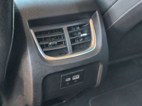Used 2025 Chevrolet Blazer LT FWD image 21
