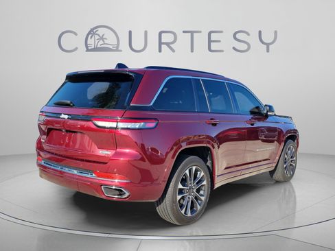 Used 2024 Jeep Grand Cherokee Overland w/ Trailer Tow Package AWD/4WD image 4