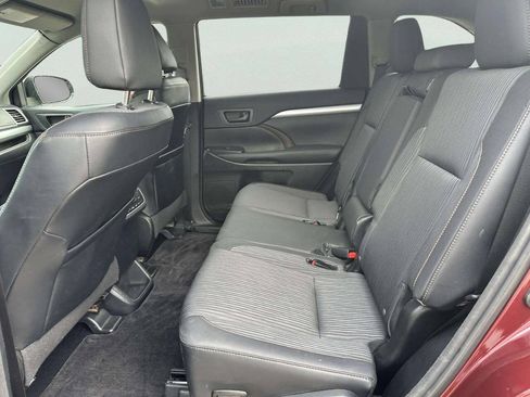 Used 2015 Toyota Highlander Plus AWD/4WD image 13