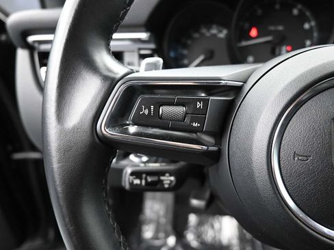 Certified 2024 Porsche Macan AWD/4WD image 12
