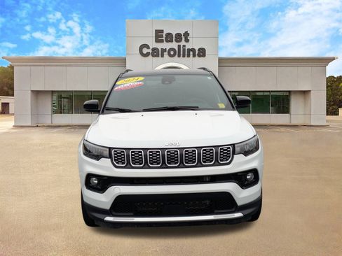 Certified 2024 Jeep Compass Limited image 8