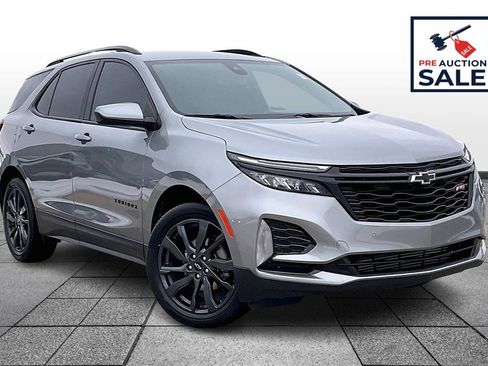 Used 2024 Chevrolet Equinox RS w/ LPO, Floor Liner Package image 2