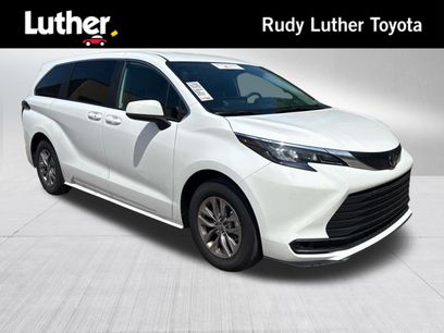 Used 2026 Toyota Sienna LE
