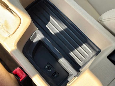 Used 2016 BMW 320i Sedan image 38