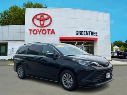 Certified 2022 Toyota Sienna LE