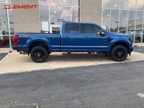 Used 2022 Ford F250 Lariat w/ Black Appearance Package image 4